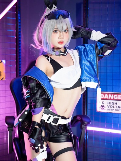 PoppaChan cosplay Silver Wolf – Honkai:Star Rail