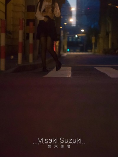 铃木美咲  – Early Morning Intersection