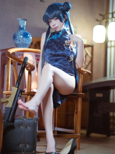 三無人型 (San Wuren Xing) cosplay Kisaki – Blue Archive