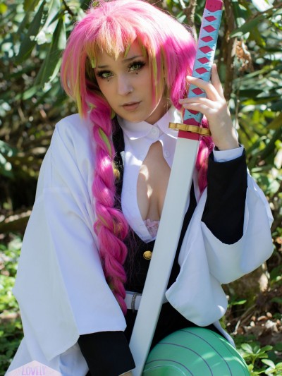 LovelySpaceKitten - Mitsuri Kanroji