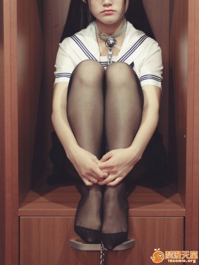 團子系列：JK制服黑絲襪少女