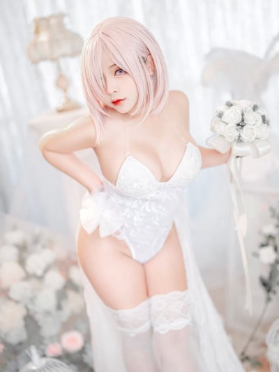 Sayo Momo – Mashu White Lingerie Body Oil