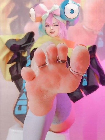 seeu feet